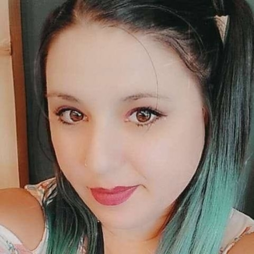 Meet your Posher, Becca